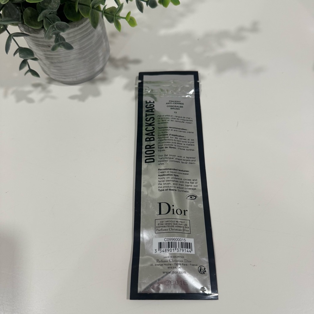 Dior Backstage Concealer Brush N°13 - Picture 3 of 3